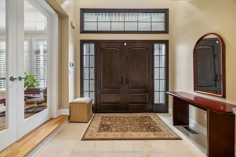 1020 Valley Crest Circle Oakville ON L6H 6W8