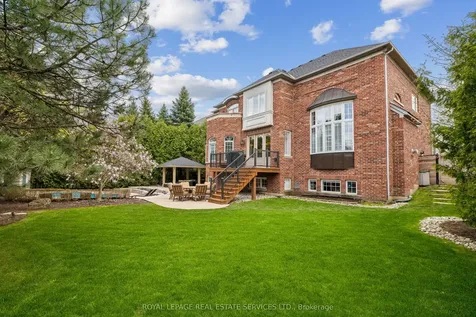 1020 Valley Crest Circle Oakville ON L6H 6W8