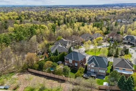 1020 Valley Crest Circle Oakville ON L6H 6W8