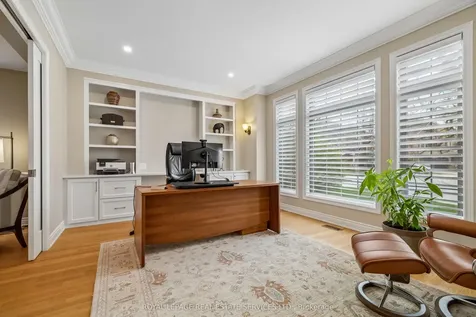 1020 Valley Crest Circle Oakville ON L6H 6W8