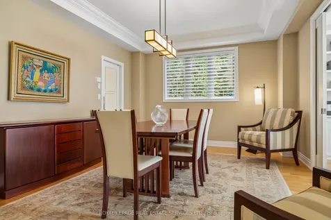 1020 Valley Crest Circle Oakville ON L6H 6W8