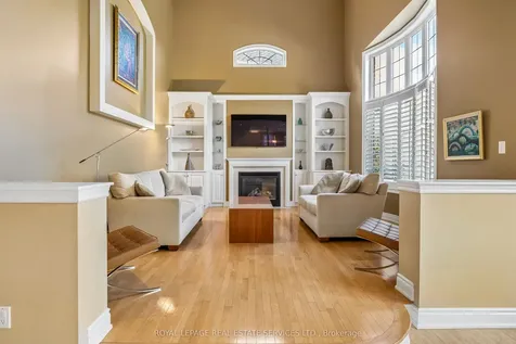 1020 Valley Crest Circle Oakville ON L6H 6W8