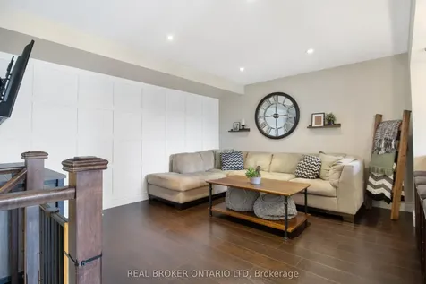 100 Baycliffe Crescent Brampton ON L7A 3Z4