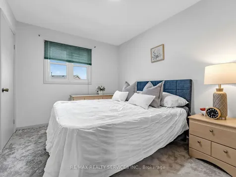 32 Helios Place Brampton ON L6Z 2B2