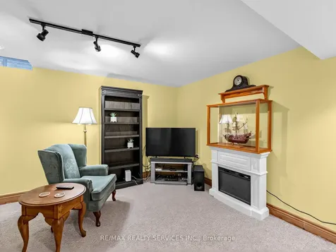 32 Helios Place Brampton ON L6Z 2B2