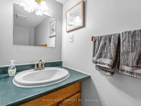 32 Helios Place Brampton ON L6Z 2B2