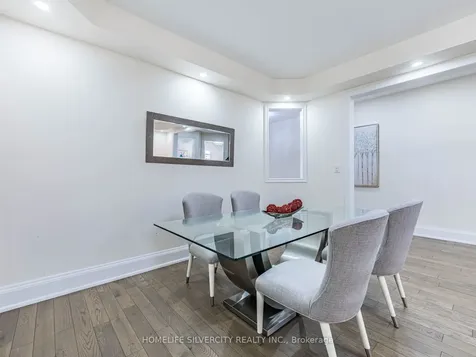 16 Cloncurry Street Brampton ON L6P 4G3