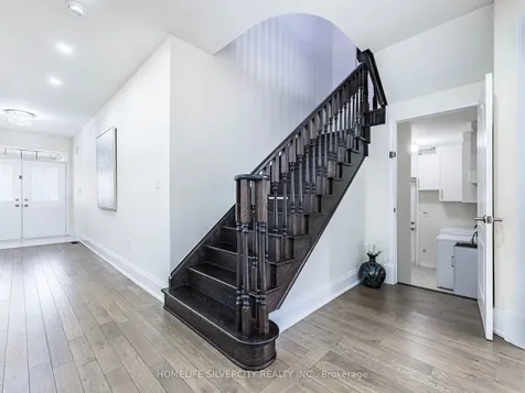 16 Cloncurry Street Brampton ON L6P 4G3