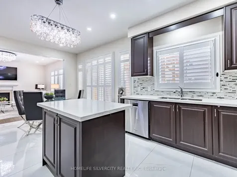 16 Cloncurry Street Brampton ON L6P 4G3