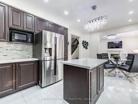 16 Cloncurry Street Brampton ON L6P 4G3