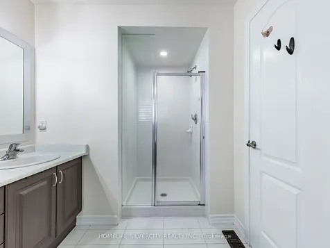 16 Cloncurry Street Brampton ON L6P 4G3