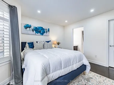 16 Cloncurry Street Brampton ON L6P 4G3