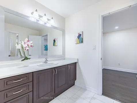 16 Cloncurry Street Brampton ON L6P 4G3