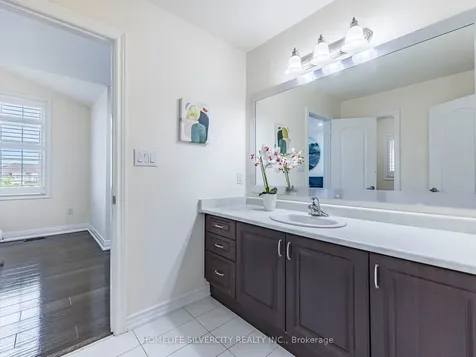 16 Cloncurry Street Brampton ON L6P 4G3