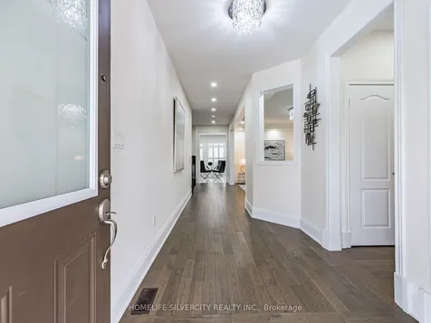 16 Cloncurry Street Brampton ON L6P 4G3