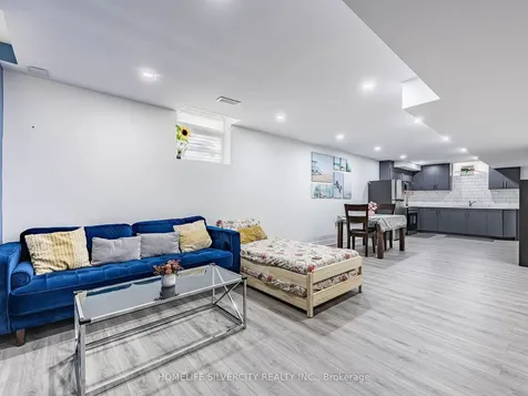 16 Cloncurry Street Brampton ON L6P 4G3