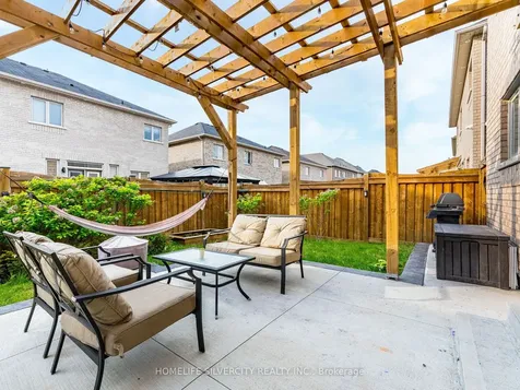 16 Cloncurry Street Brampton ON L6P 4G3