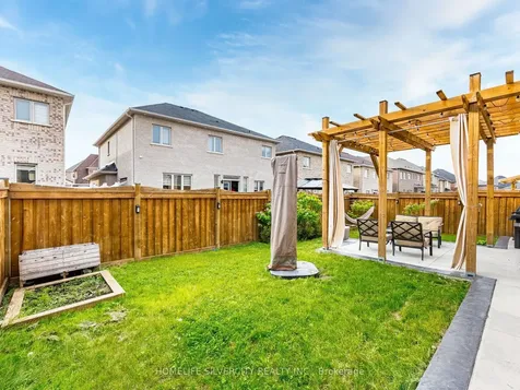 16 Cloncurry Street Brampton ON L6P 4G3