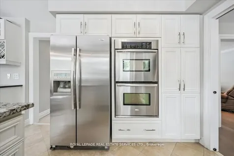 1466 Flaminia Court Mississauga ON L5J 3Z6