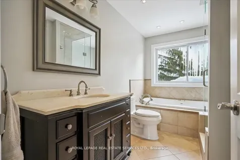 1466 Flaminia Court Mississauga ON L5J 3Z6