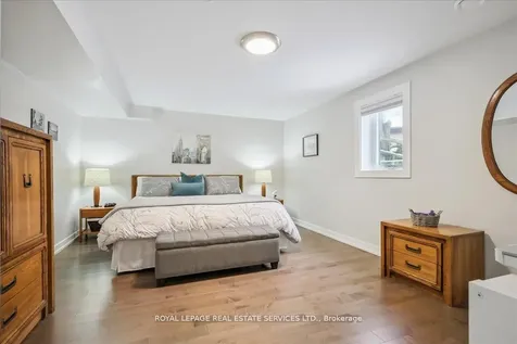 1466 Flaminia Court Mississauga ON L5J 3Z6