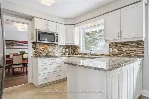 1466 Flaminia Court Mississauga ON L5J 3Z6