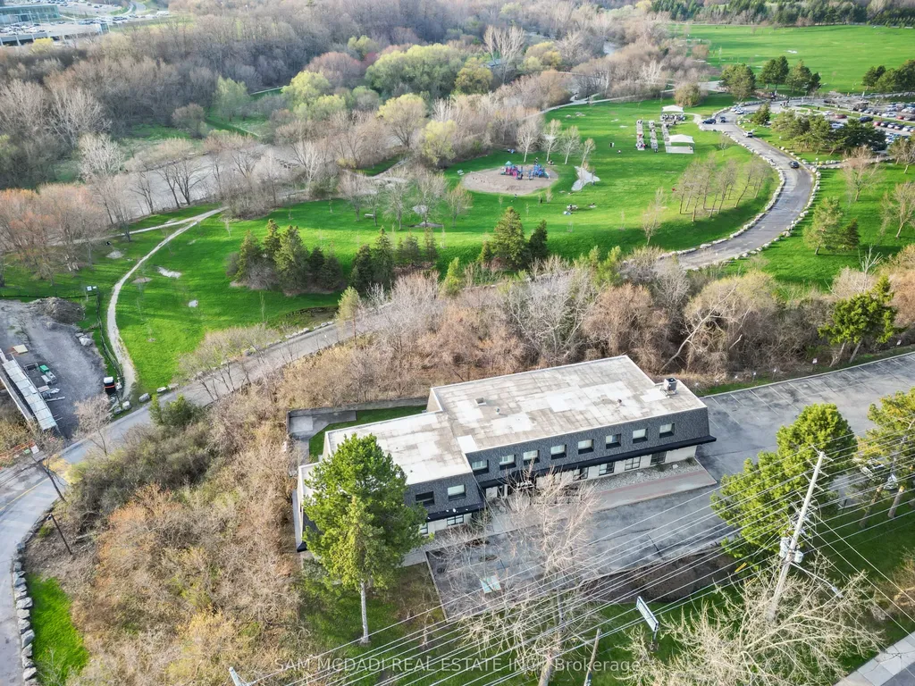 1645 Dundas Street W Mississauga ON L5C 1E3