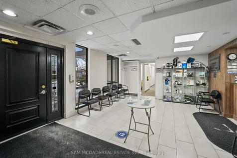 1645 Dundas Street W Mississauga ON L5C 1E3