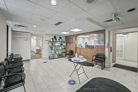 1645 Dundas Street W Mississauga ON L5C 1E3
