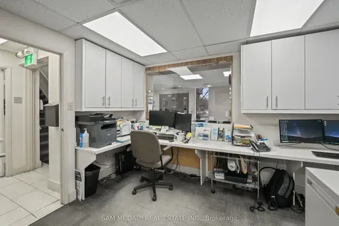 1645 Dundas Street W Mississauga ON L5C 1E3