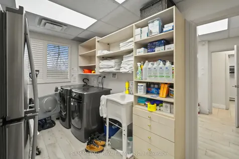 1645 Dundas Street W Mississauga ON L5C 1E3