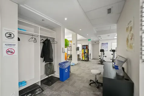 1645 Dundas Street W Mississauga ON L5C 1E3