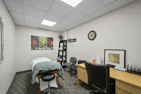 1645 Dundas Street W Mississauga ON L5C 1E3