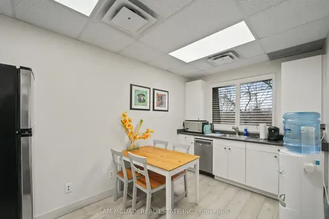 1645 Dundas Street W Mississauga ON L5C 1E3