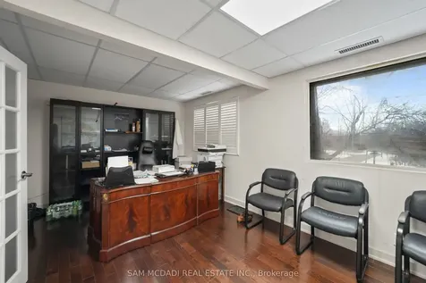 1645 Dundas Street W Mississauga ON L5C 1E3