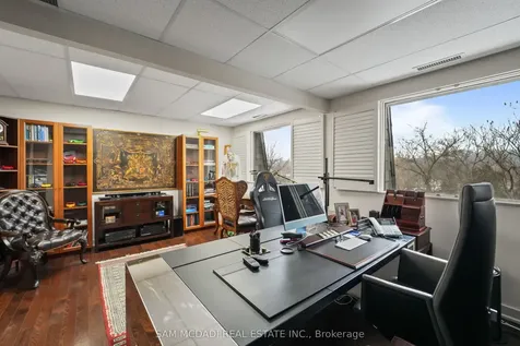 1645 Dundas Street W Mississauga ON L5C 1E3
