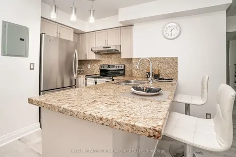33 Elm Drive Mississauga ON L5B 4M2