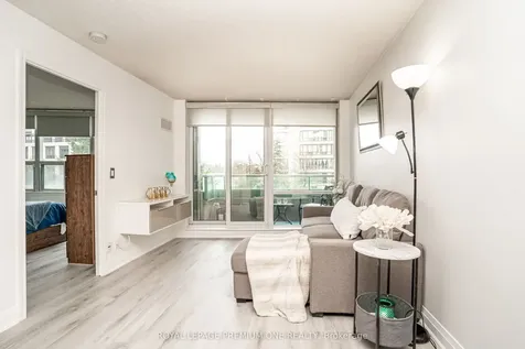 33 Elm Drive Mississauga ON L5B 4M2