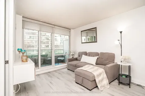 33 Elm Drive Mississauga ON L5B 4M2