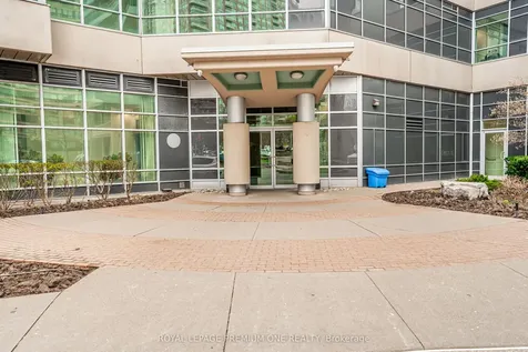 33 Elm Drive Mississauga ON L5B 4M2