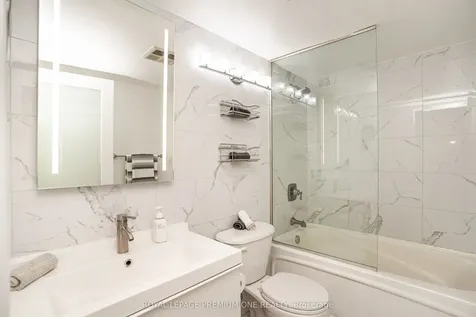 33 Elm Drive Mississauga ON L5B 4M2