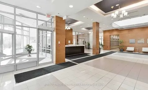 33 Elm Drive Mississauga ON L5B 4M2
