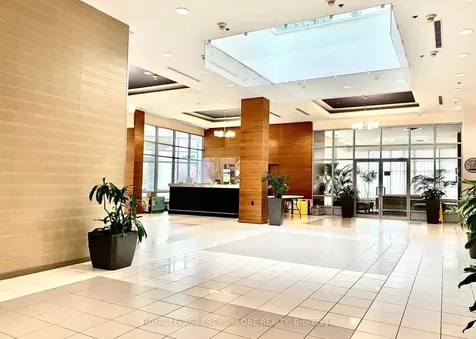 33 Elm Drive Mississauga ON L5B 4M2
