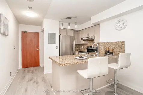 33 Elm Drive Mississauga ON L5B 4M2