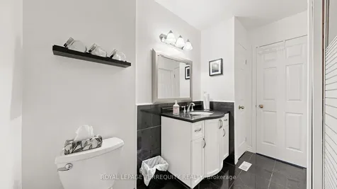 2526 Kingsberry Crescent Mississauga ON L5B 2K5