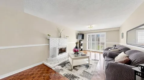 2526 Kingsberry Crescent Mississauga ON L5B 2K5