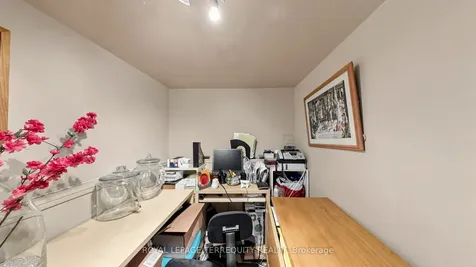 2526 Kingsberry Crescent Mississauga ON L5B 2K5