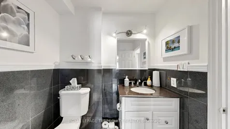 2526 Kingsberry Crescent Mississauga ON L5B 2K5
