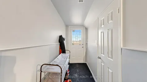 2526 Kingsberry Crescent Mississauga ON L5B 2K5