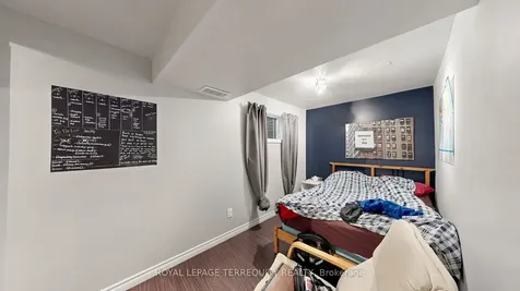 2526 Kingsberry Crescent Mississauga ON L5B 2K5